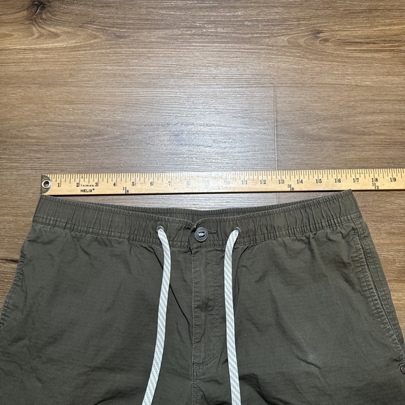 Vuori Shorts Mens XL  7" Green Dark Oregano Ripstop Hiking Outdoors Trail V370 - Picture 7 of 10